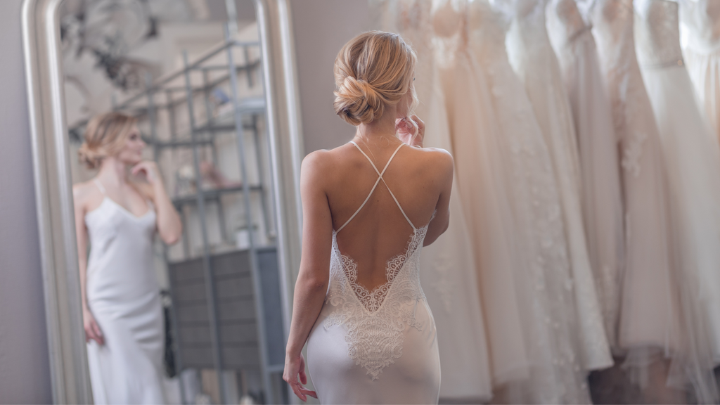 Wearing A Wedding Dress With No Bra: Backless, Strapless, & More – B-Six